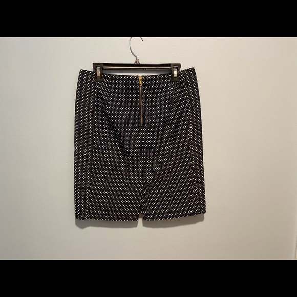 Tommy Hilfiger Navy Skirt. - Picture 3 of 5